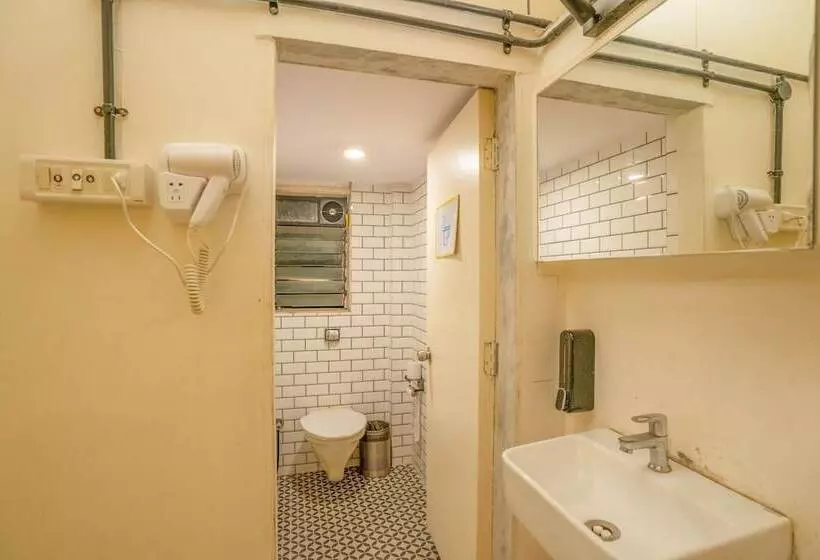 Retkeilymaja Locomo Express   Stay Work Eat