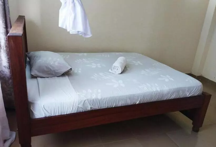 تختخواب و صبحانه Bamburi Lakeview