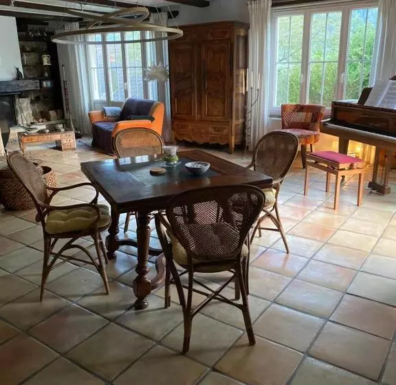 Aamiaismajoitus (B&B) La Maison Du Petit Bonheur