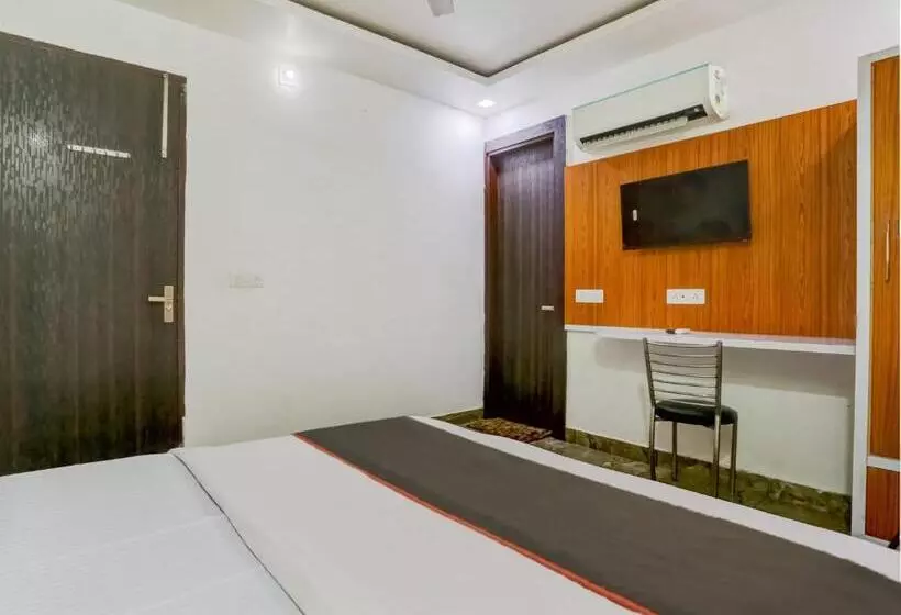 Collection O Mukur Hotel And Restaurant