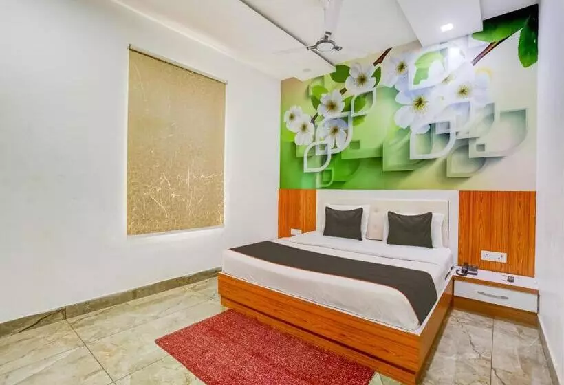Collection O Mukur Hotel And Restaurant