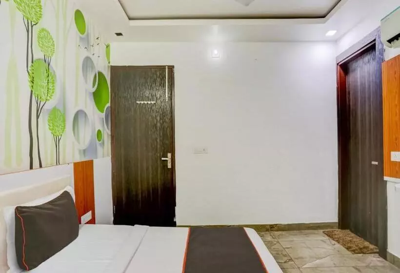 Collection O Mukur Hotel And Restaurant