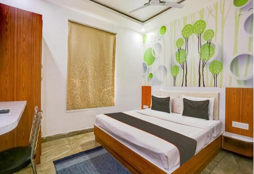 Collection O Mukur Hotel And Restaurant