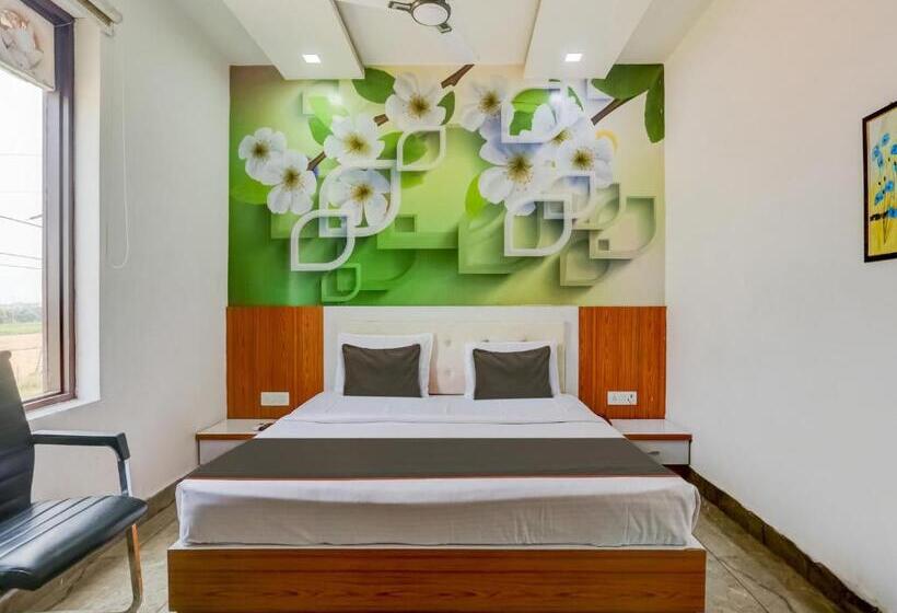 Collection O Mukur Hotel And Restaurant