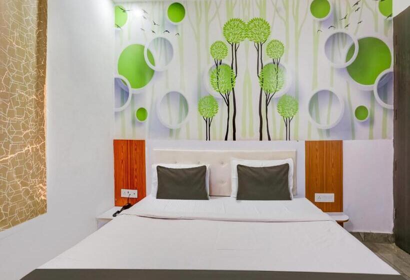 Collection O Mukur Hotel And Restaurant