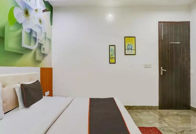Collection O Mukur Hotel And Restaurant