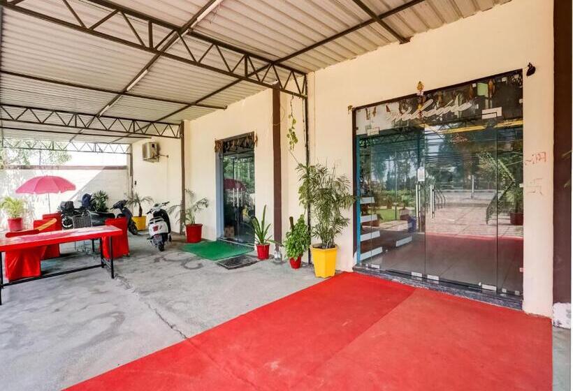 Collection O Mukur Hotel And Restaurant