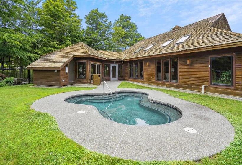 Highridge B16a Hotel Room Only, Delightful Hotel Room, Sleeps 2