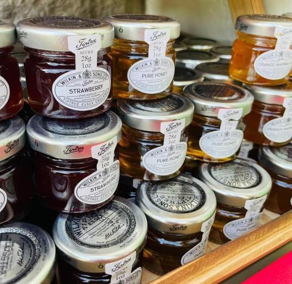 בית מלון כפרי Feildens Arms &