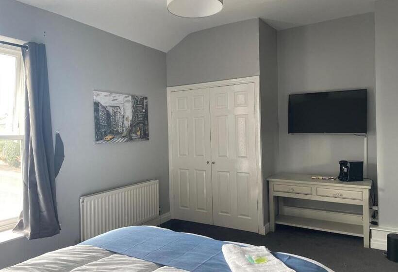 בית מלון כפרי Feildens Arms &