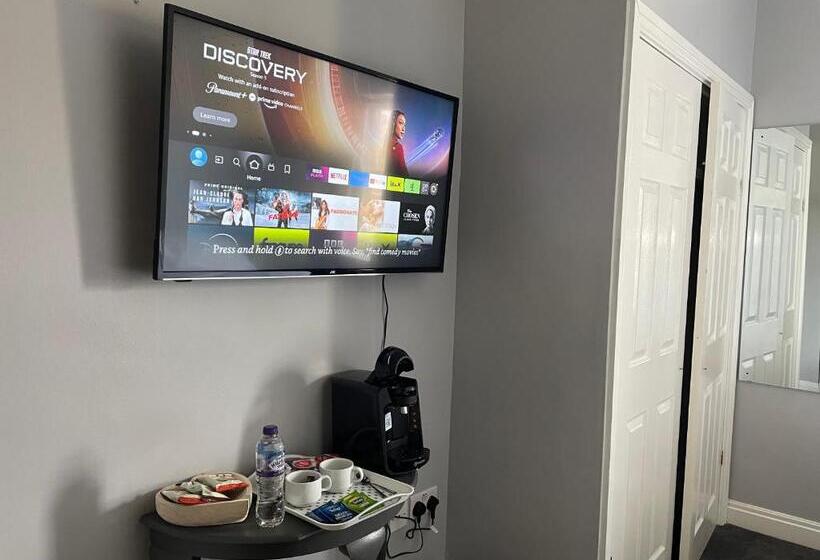 בית מלון כפרי Feildens Arms &