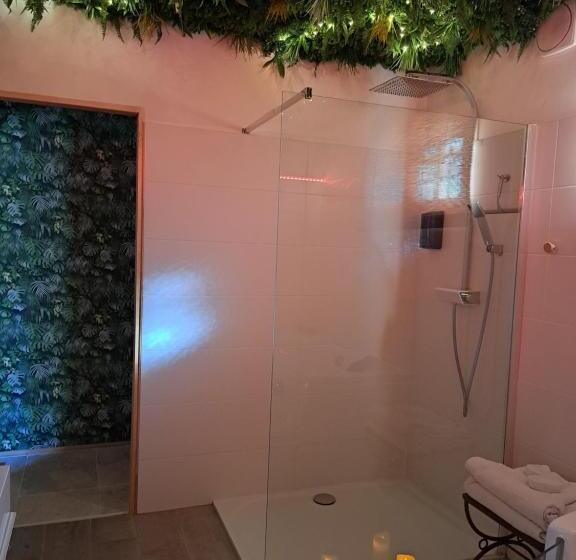 فندق Mas Des Rochers   Case Bambou