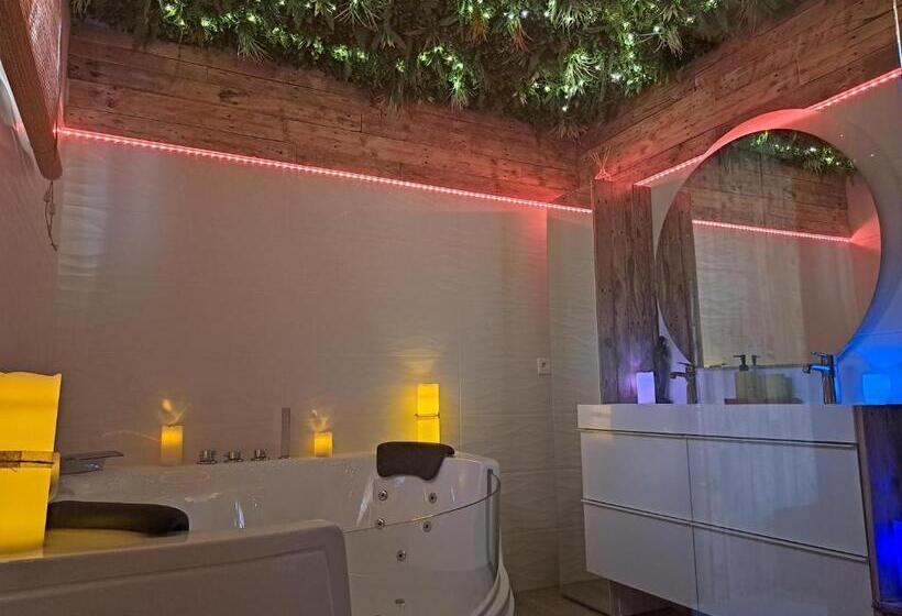 فندق Mas Des Rochers   Case Bambou