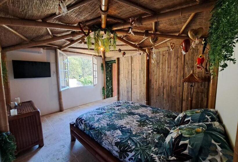 فندق Mas Des Rochers   Case Bambou