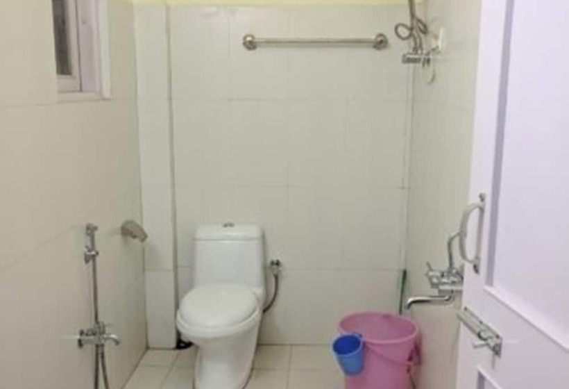 בית מלון כפרי Mon Kyimojong