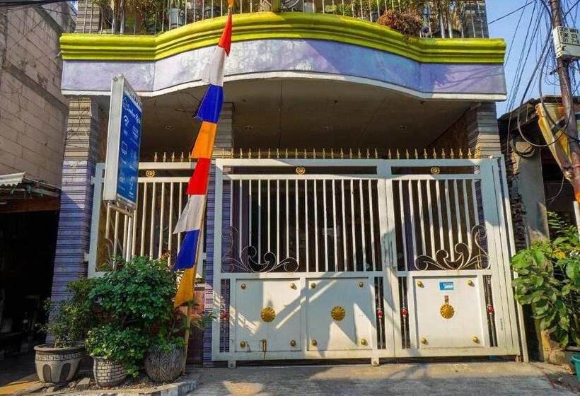 ホテル Oyo 93069 Penginapan Sumber Rizki