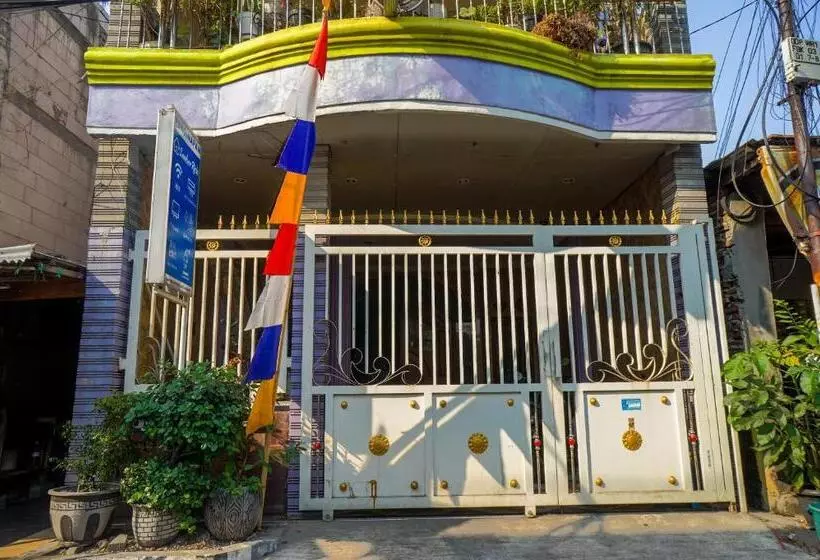 Hotelli Oyo 93069 Penginapan Sumber Rizki