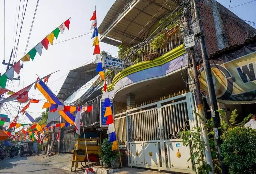 Hotelli Oyo 93069 Penginapan Sumber Rizki