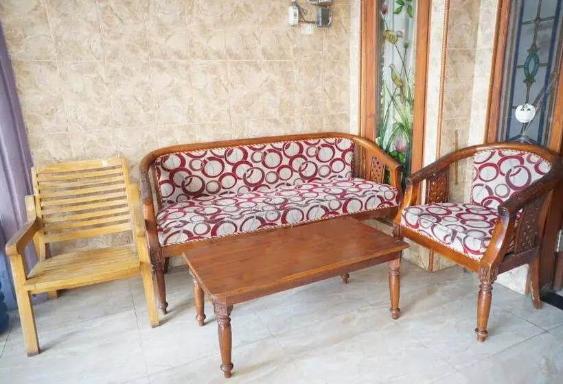 Hotelli Oyo 93069 Penginapan Sumber Rizki