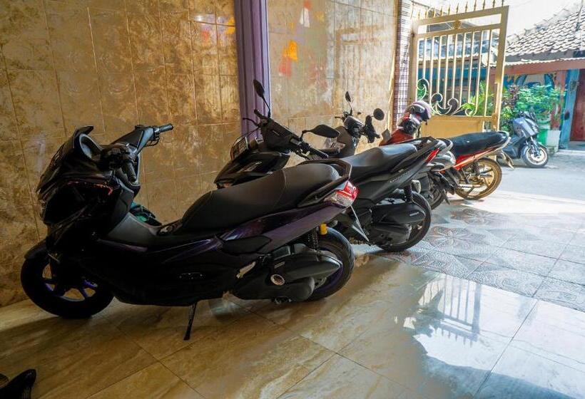 ホテル Oyo 93069 Penginapan Sumber Rizki