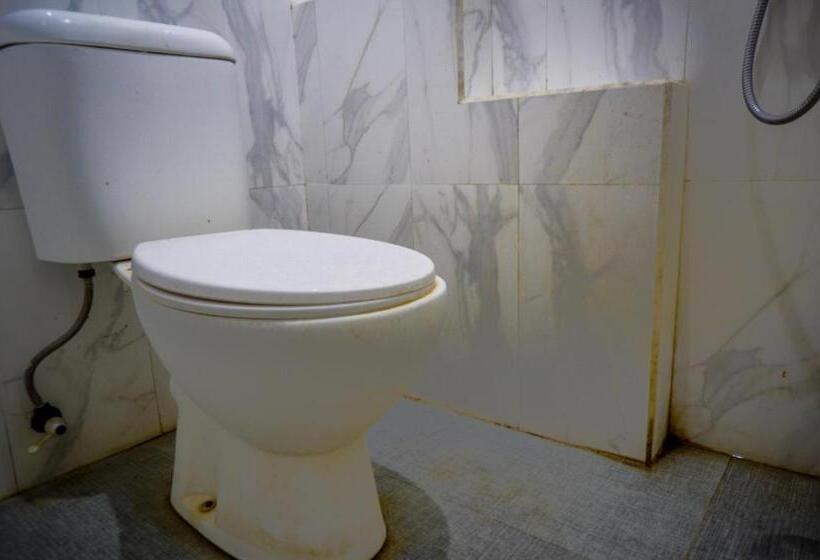 ホテル Oyo 93069 Penginapan Sumber Rizki