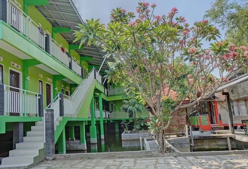 Hotell Oyo Life 92919 Kost Wijaya Kusuma Lake Syariah