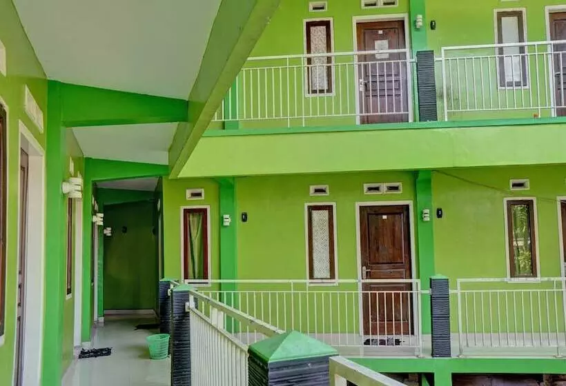 ホテル Oyo Life 92919 Kost Wijaya Kusuma Lake Syariah