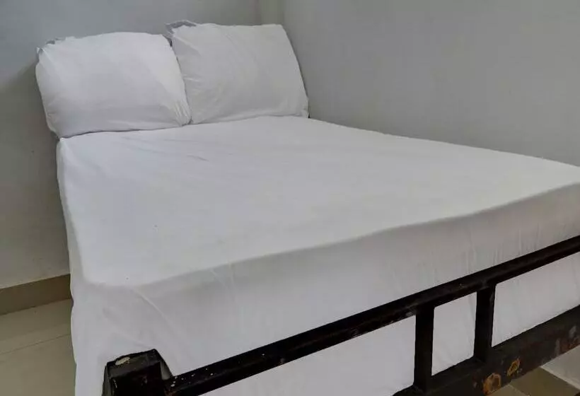 ホテル Oyo Life 92919 Kost Wijaya Kusuma Lake Syariah