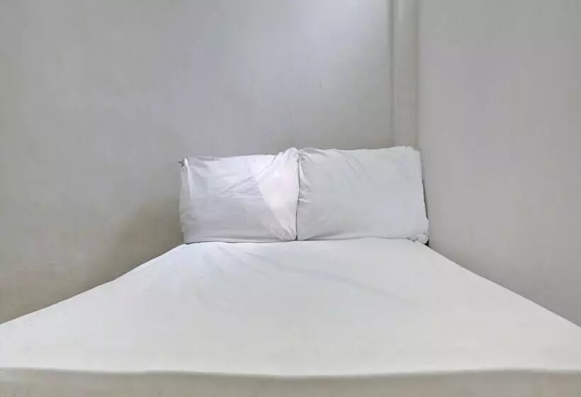 ホテル Oyo Life 92919 Kost Wijaya Kusuma Lake Syariah