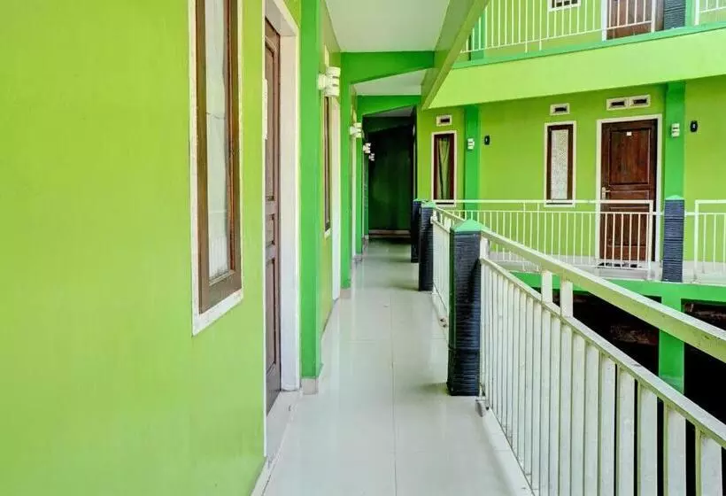 ホテル Oyo Life 92919 Kost Wijaya Kusuma Lake Syariah
