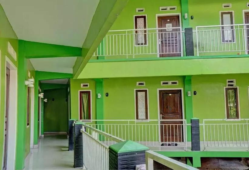 ホテル Oyo Life 92919 Kost Wijaya Kusuma Lake Syariah