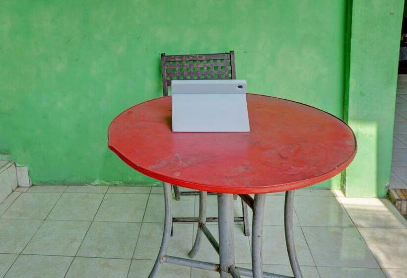 Hotell Oyo Life 92919 Kost Wijaya Kusuma Lake Syariah