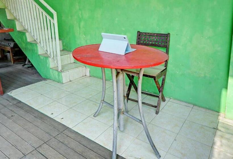 Hotell Oyo Life 92919 Kost Wijaya Kusuma Lake Syariah