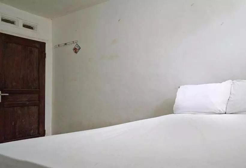 ホテル Oyo Life 92919 Kost Wijaya Kusuma Lake Syariah