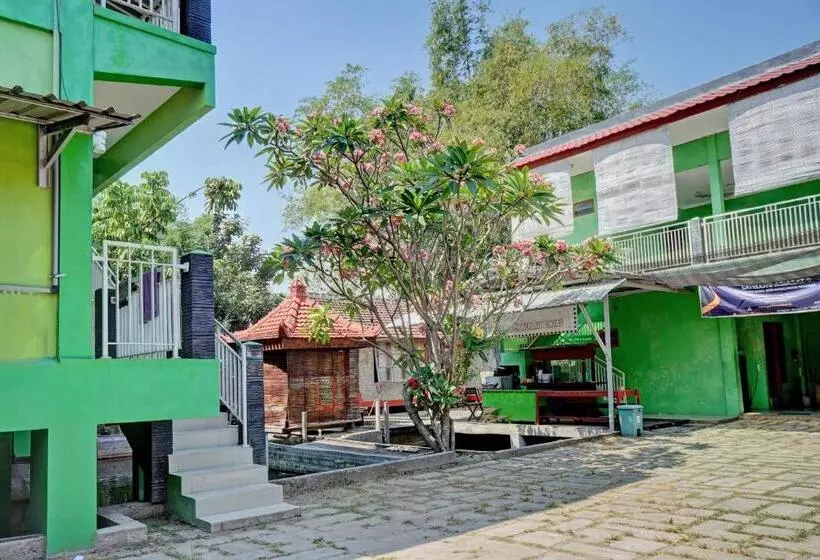 ホテル Oyo Life 92919 Kost Wijaya Kusuma Lake Syariah