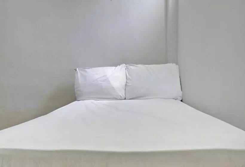 ホテル Oyo Life 92919 Kost Wijaya Kusuma Lake Syariah
