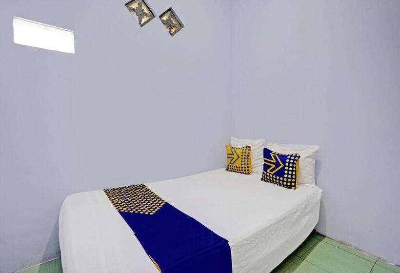 호텔 Oyo Life 92937 Kost Putri Sarkara Syariah