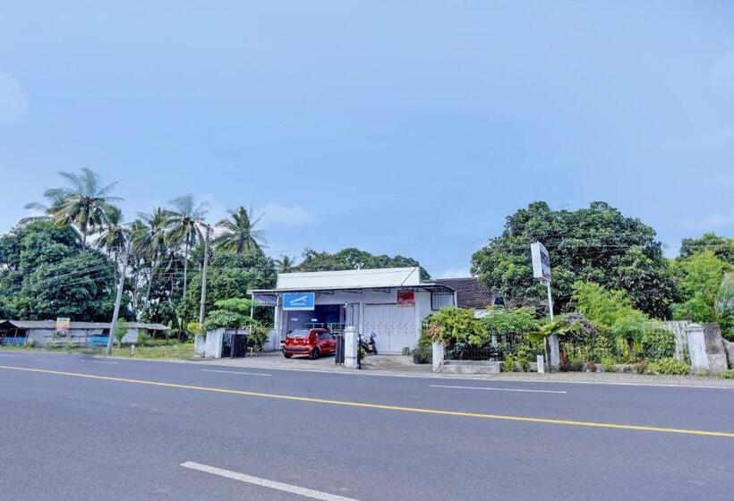 호텔 Oyo Life 92937 Kost Putri Sarkara Syariah