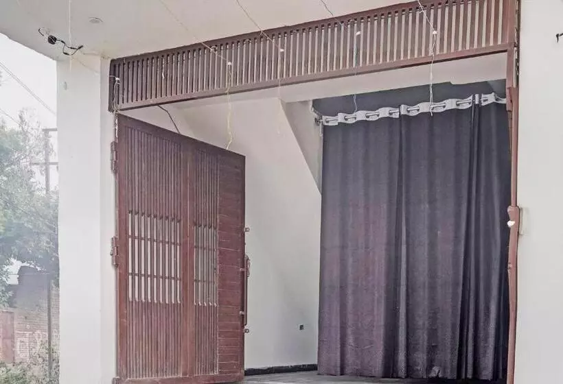 Hotelli Spot On Highway Plaza And Resorts 2