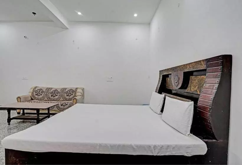 Hotelli Spot On Highway Plaza And Resorts 2