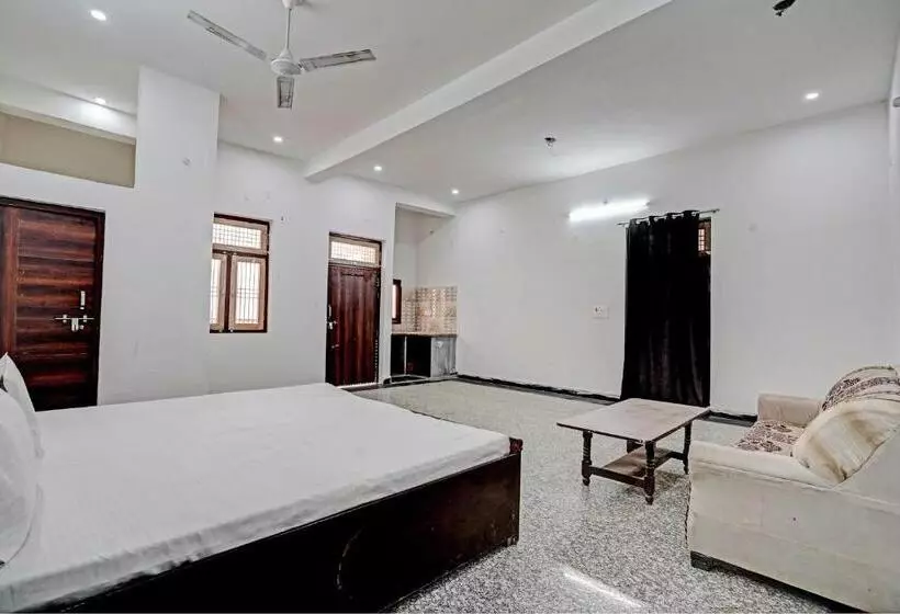 Hotelli Spot On Highway Plaza And Resorts 2