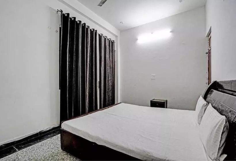 Hotelli Spot On Highway Plaza And Resorts 2