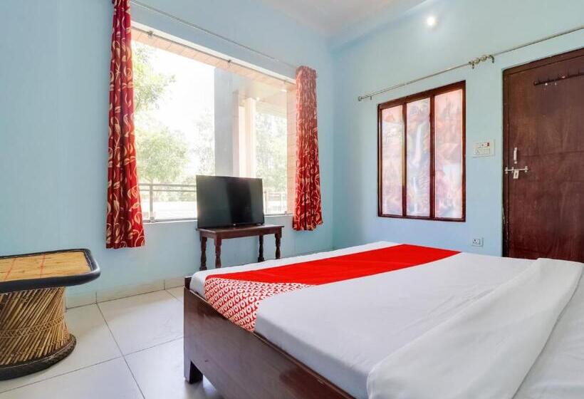 Oyo Flagship Hotel Kalindi Farms