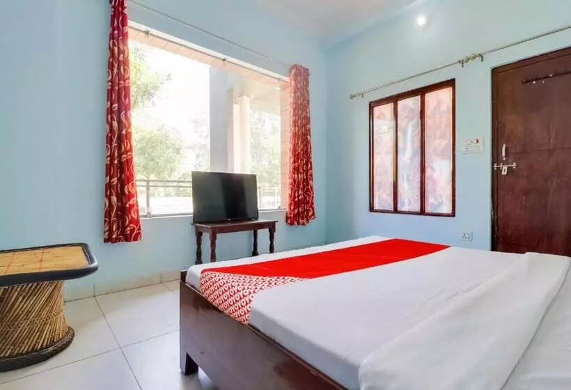 Oyo Flagship Hotel Kalindi Farms
