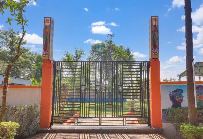 Oyo Flagship Hotel Kalindi Farms