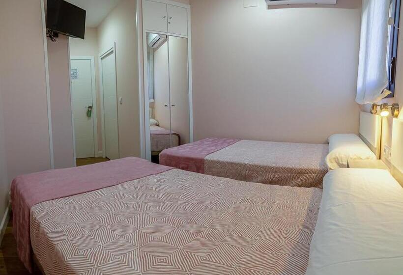 پانسیون Alojamientos Tajo Internacional