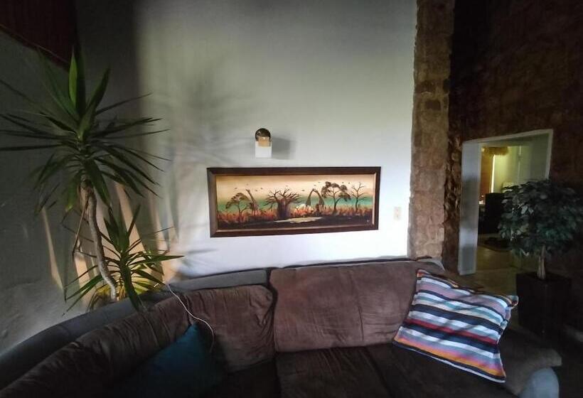 بنسيون Casa Ariel   River Lodge