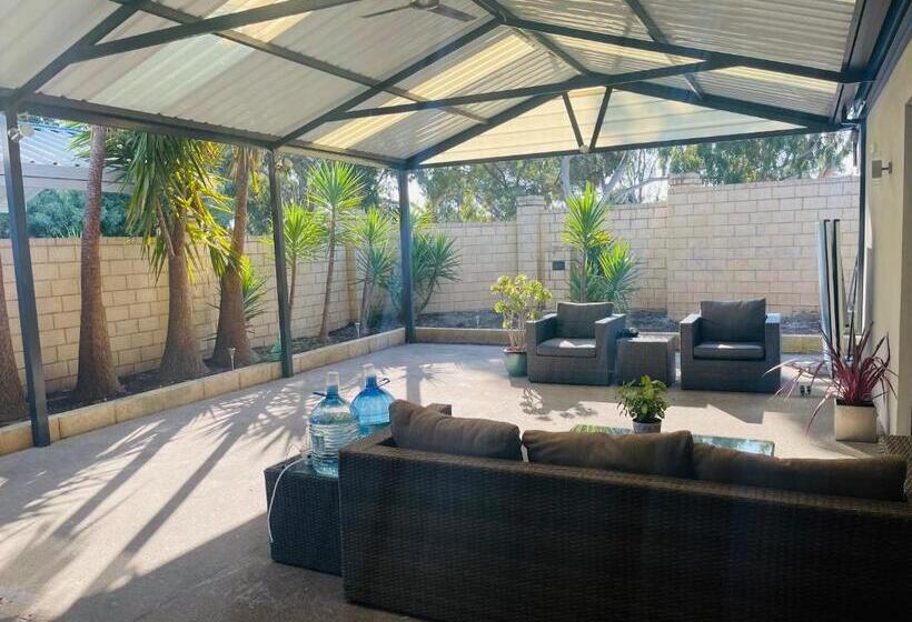 ペンション Leisurehome