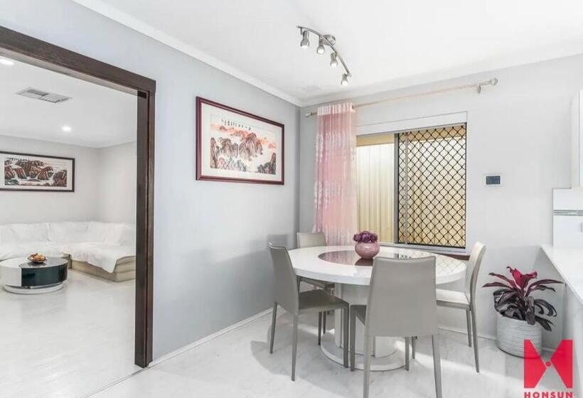 ペンション Leisurehome