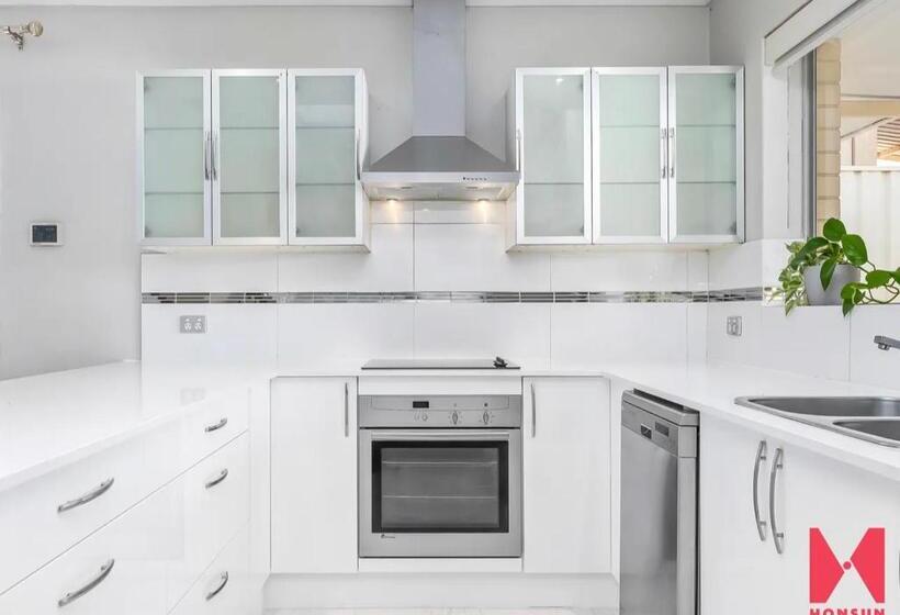 ペンション Leisurehome